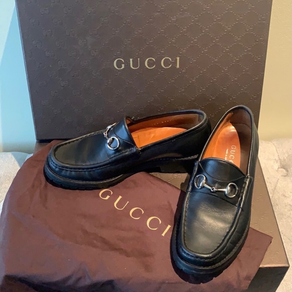 Gucci leather horsebit loafers women’s size 7! Perfect condition